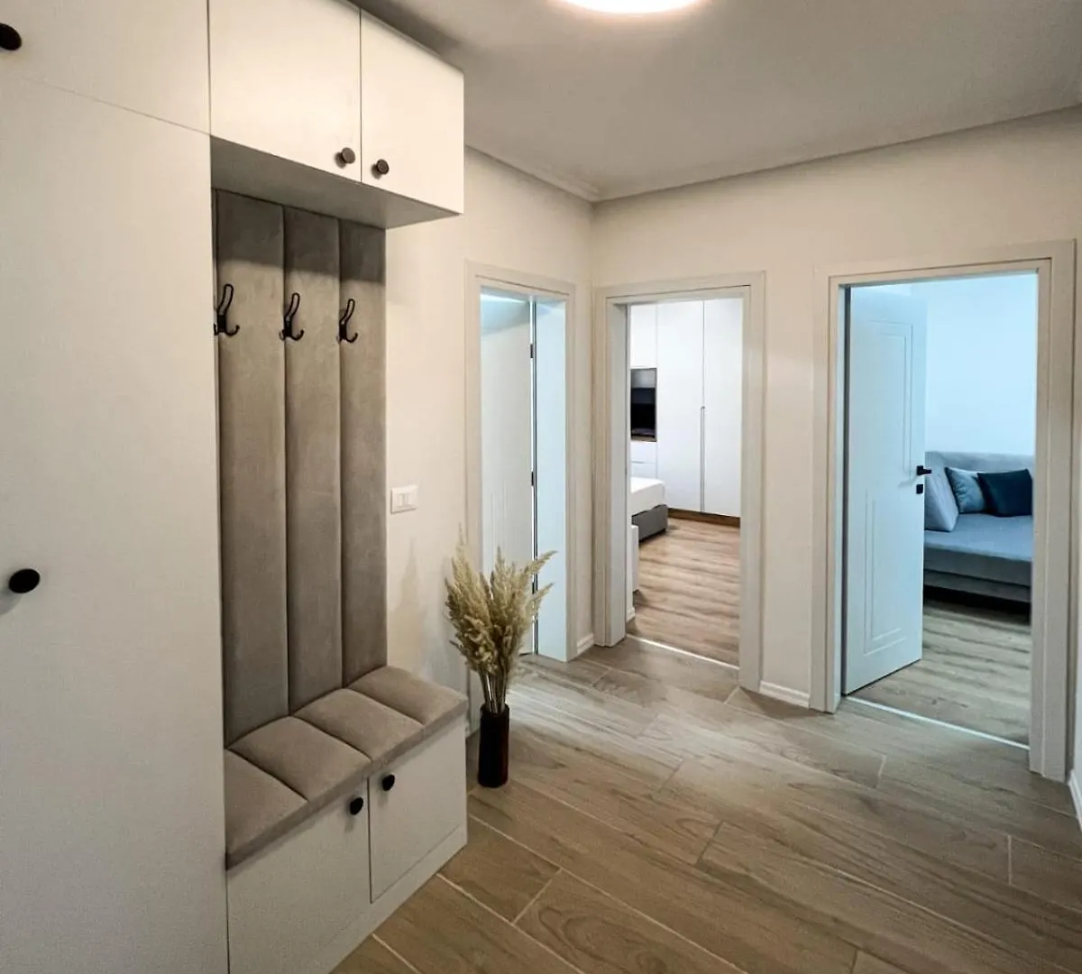 Komuna Parisit New Apartment Tirana 0*,  Albania